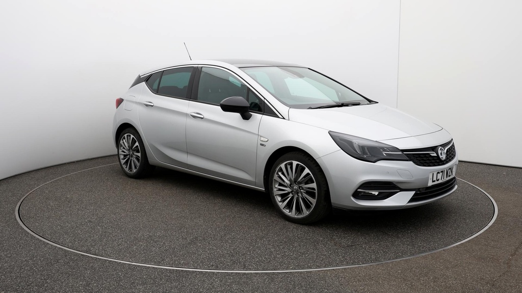 Compare Vauxhall Astra Astra Griffin Edition T LC71WZK Silver