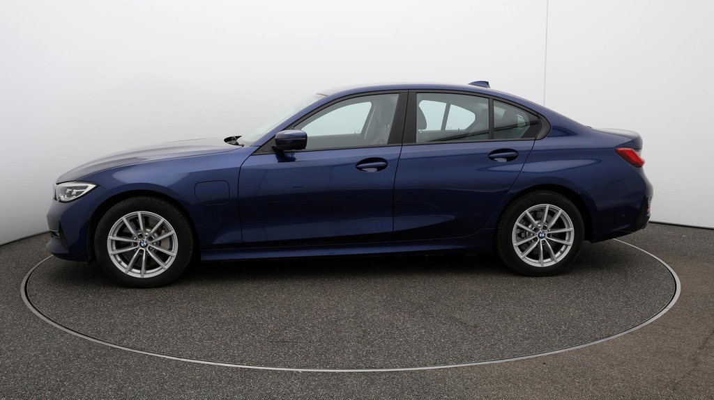 Compare BMW 3 Series Se Pro OY69VHF Blue