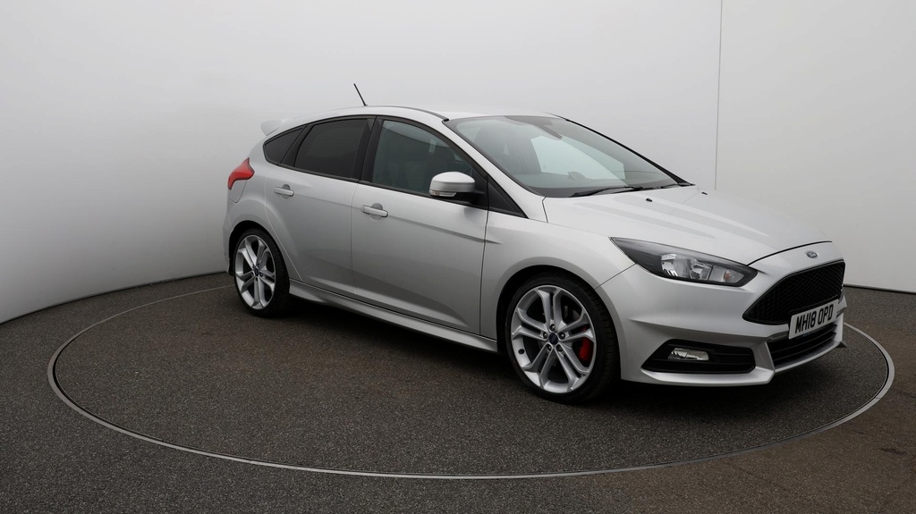 Compare Ford Focus St-2 MH18OPD Silver