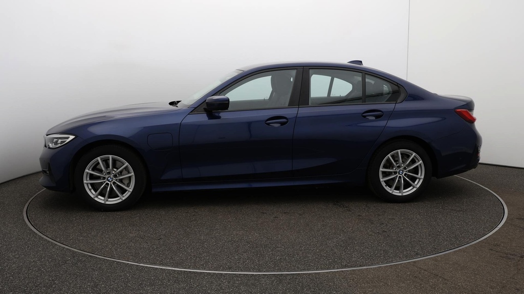 Compare BMW 3 Series Se Pro YY69NXU Blue