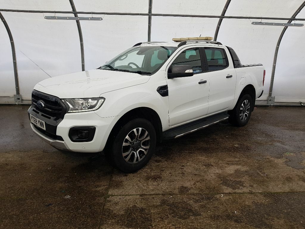 Compare Ford Ranger Tdci 213 Wildtrak Ecoblue 4X4 Double Cab 192 YT69YWN White
