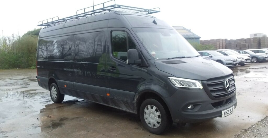 Compare Mercedes-Benz Sprinter 319 Cdi 190 L3h2 Premium 7G-tronic Lwb High Roof A YH21BJE Grey