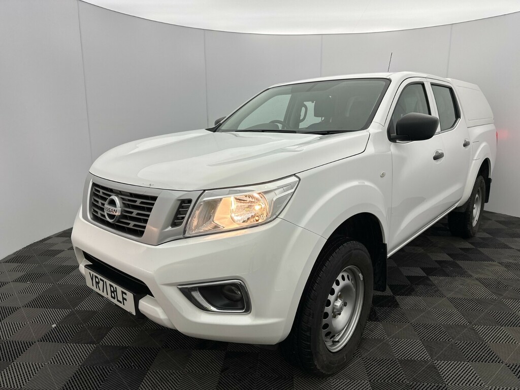 Compare Nissan Navara Dci 163 Visia Tt 4Wd Double Cab With Truckman Top YR71BLF White
