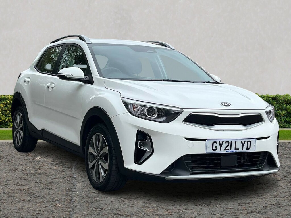 Compare Kia Stonic 2 GY21LYD White