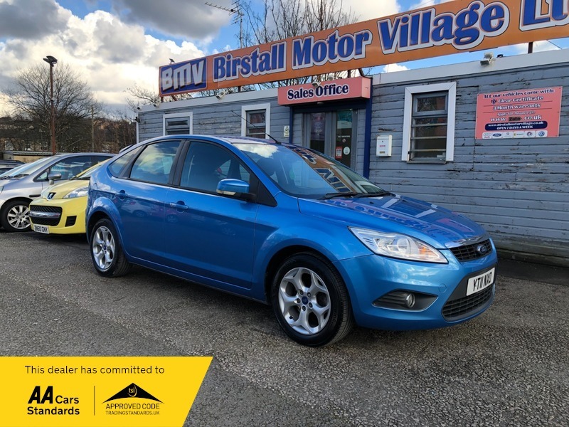 Compare Ford Focus Sport YT11NXO Blue