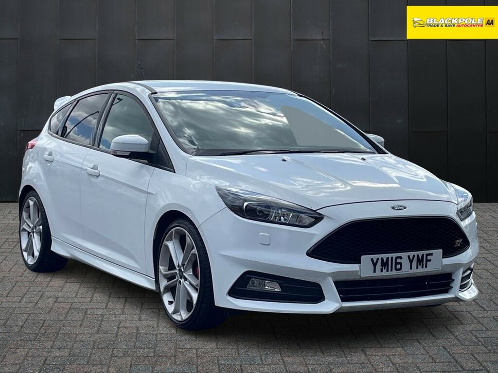 Compare Ford Focus 2.0 Tdci 185 St-3 YM16YMF White