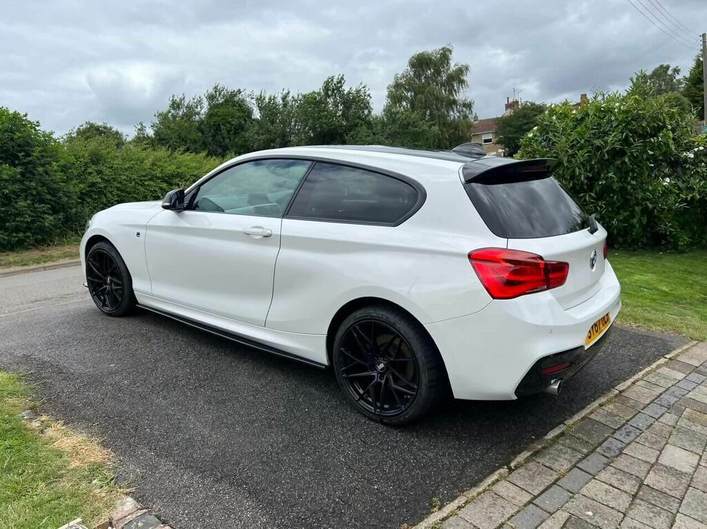 Compare BMW 1 Series Hatchback 2.0 118D M Sport Euro 6 Ss SY67OLB White