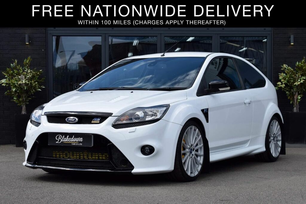 Compare Ford Focus Hatchback 2.5 Rs 201010 RS55FRS White