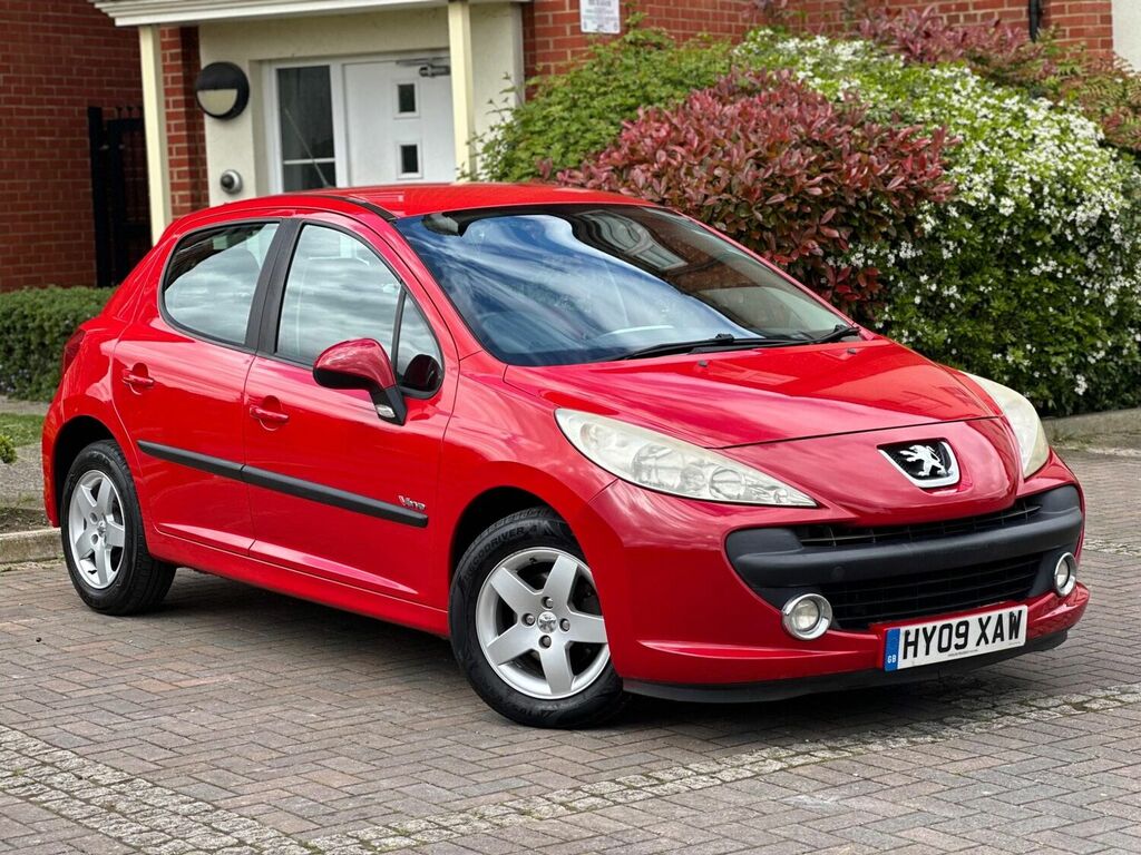 Compare Peugeot 207 1.4 Verve 2009 HY09XAW Red