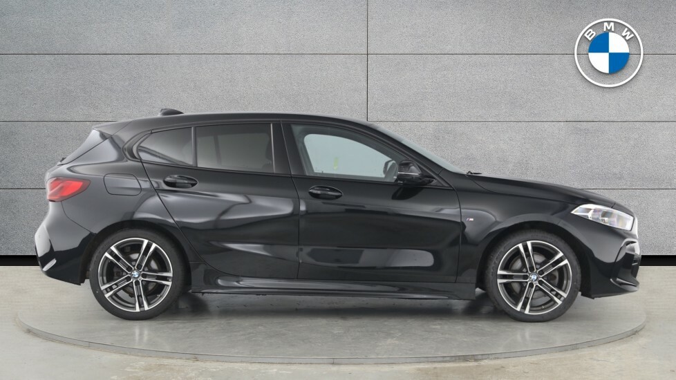Compare BMW 1 Series 118I M Sport YL23PXD 
