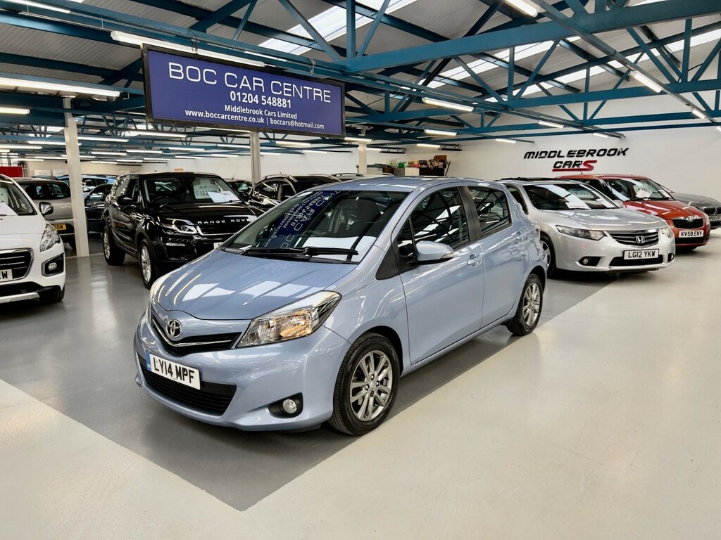 Compare Toyota Yaris 2014 14 1.33 LY14MPF Blue