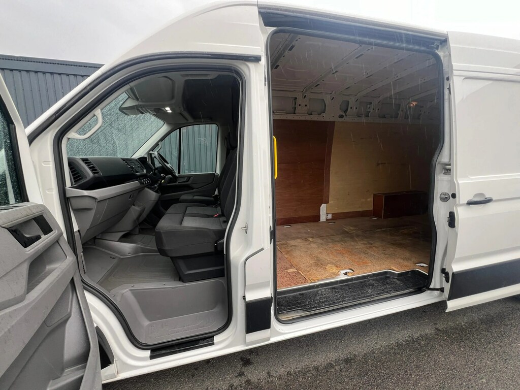 Compare Volkswagen Crafter 2.0 Tdi Cr35 Startline Fwd Lwb High Roof Euro 6 14 GF69XUC White