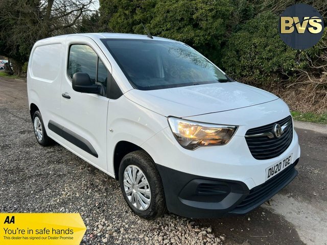 Compare Vauxhall Combo 2020 1.5 L1h1 2000 Edition Ss 101 Bhp DU20TGE White