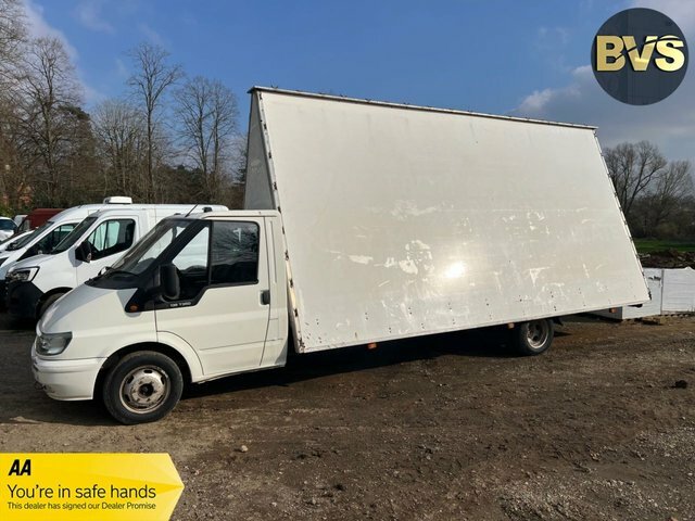 Compare Ford Transit Custom 2006 2.4 350M 140 Bhp Xlwb Extended Chassis BL06NCD White