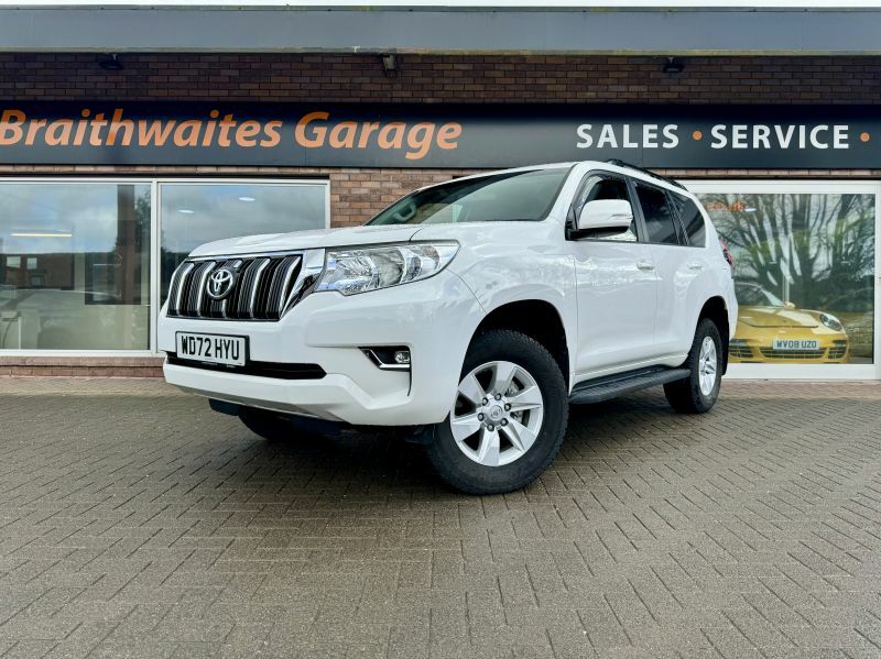 Compare Toyota Land Cruiser 2.8D Active 4Wd Lwb WD72HYU White