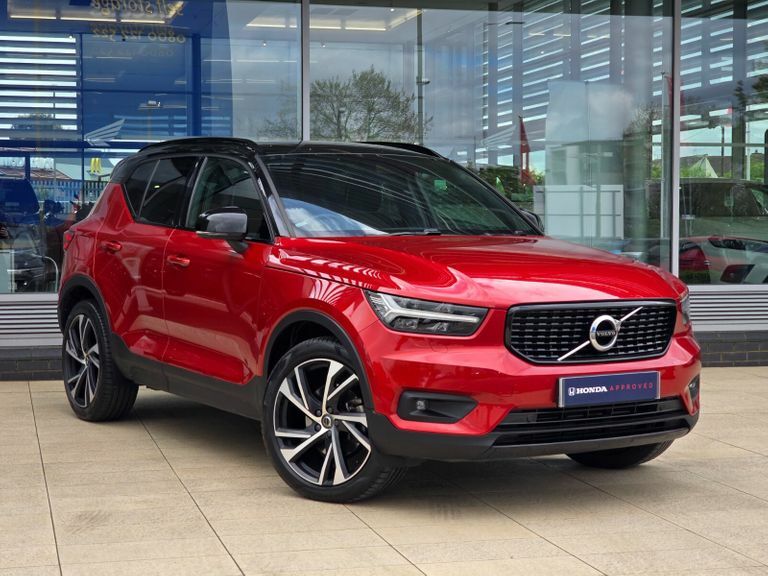 Compare Volvo XC40 2.0 T5 R Design Pro Awd Geartronic LL20OYO Red