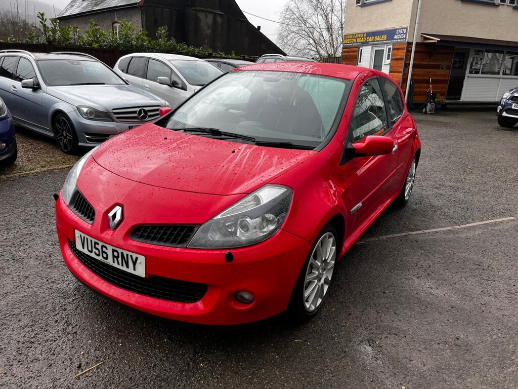 Compare Renault Clio 2.0 16V Renaultsport 197 RWP44 Red