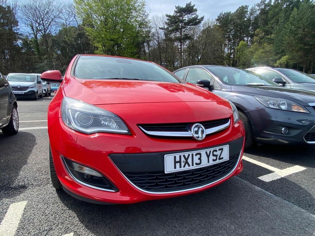 Compare Vauxhall Astra Hatchback 1.7 Cdti Ecoflex Sri Euro 5 Ss 2 HX13YSZ Red