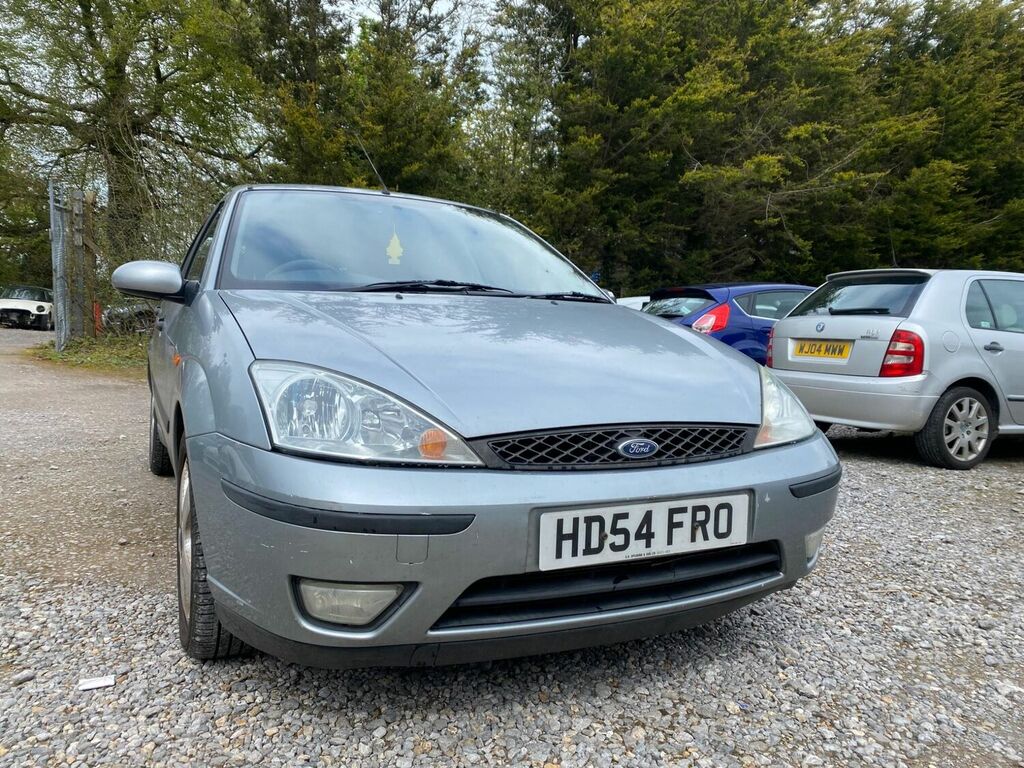 Compare Ford Focus Hatchback 1.6I 16V Edge 200554 HD54FRO Silver