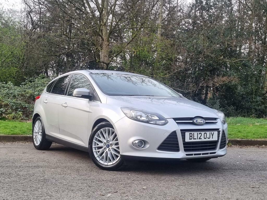 Compare Ford Focus 1.0T Ecoboost Zetec Euro 5 Ss BL12OJY Silver