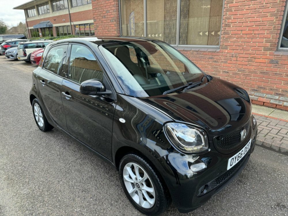 Compare Smart Forfour 1.0 Passion Euro 6 Ss OY66OEO Black