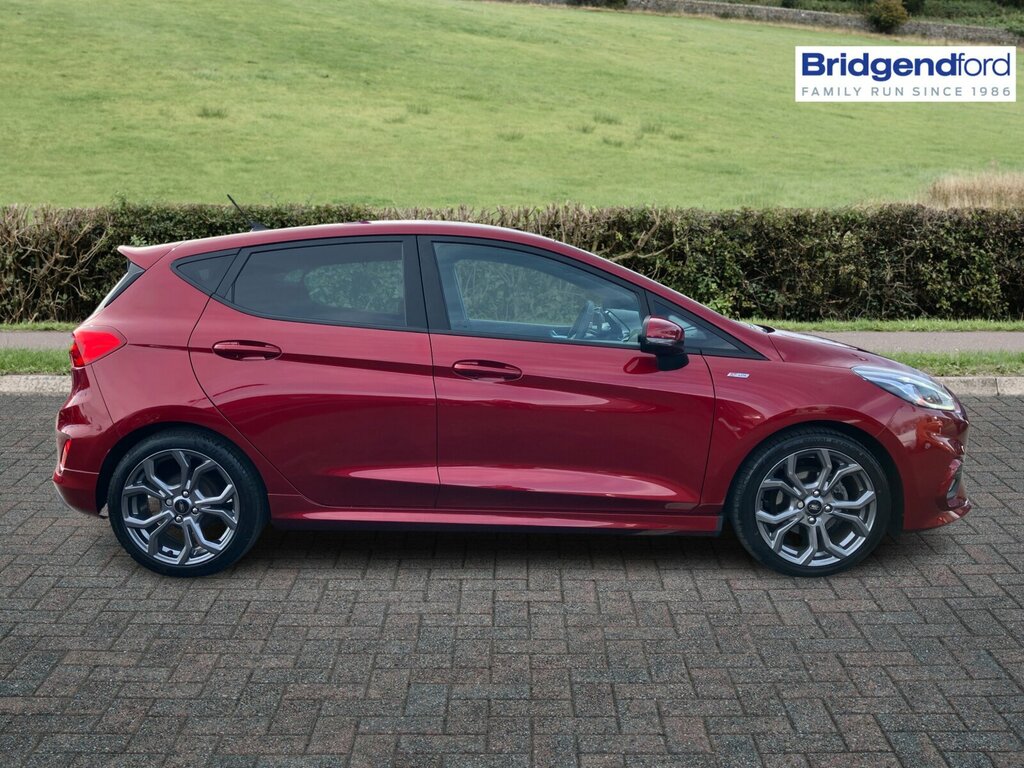 Compare Ford Fiesta Ford Fiesta 1.0 St-line Edition 5 Do CL21RXK Red