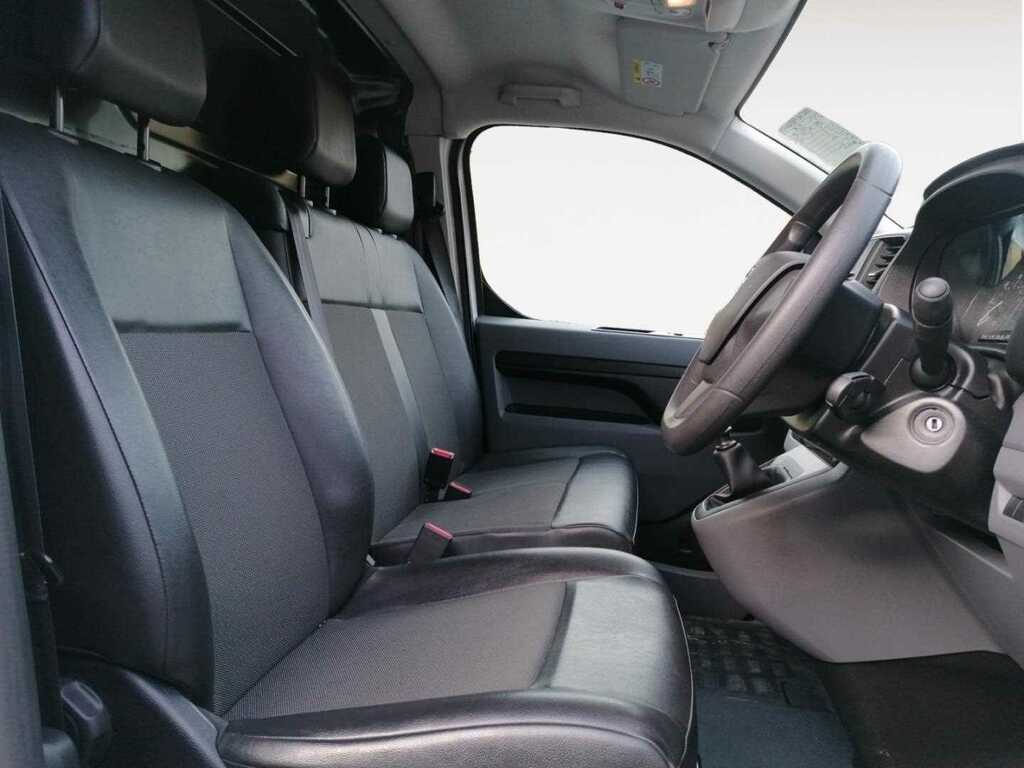 Vauxhall Vivaro 1.5 Turbo D 2900 Edition Panel Van Manu White #1