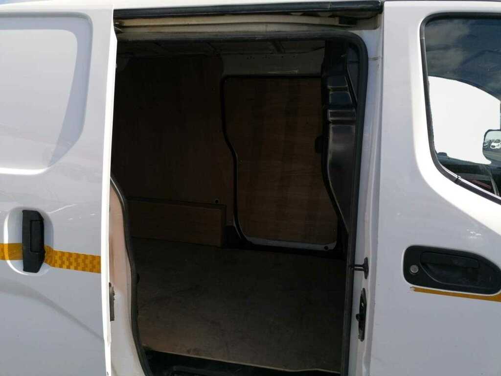 Nissan e-NV200 40Kwh Acenta Panel Van Swb Quic White #1