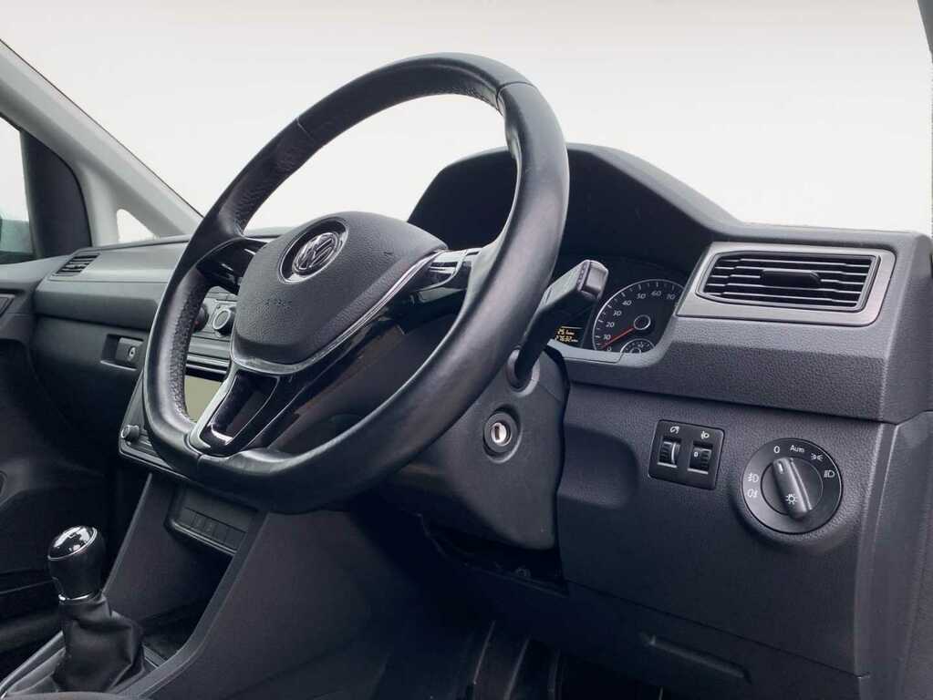 Compare Volkswagen Caddy 2.0 Tdi Bluemotion Tech Wav SW67EKL Silver