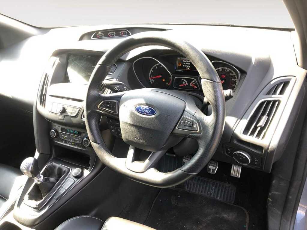 Compare Ford Focus 2.0T Ecoboost St-3 Estate SE66CVL Grey