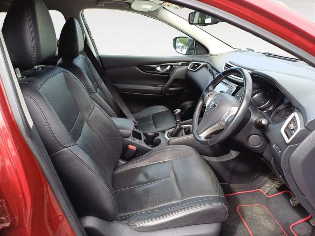 Nissan Qashqai 1.5 Dci Tekna Suv Red #1