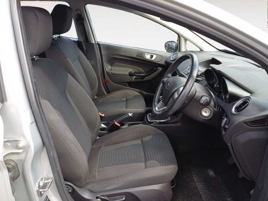 Compare Ford Fiesta 1.25 Zetec Hatchback DV67HDE Silver