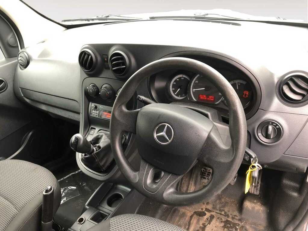 Compare Mercedes-Benz CITAN 1.5 109 Cdi Pure Panel Van L2 Eu YJ20ZSE White