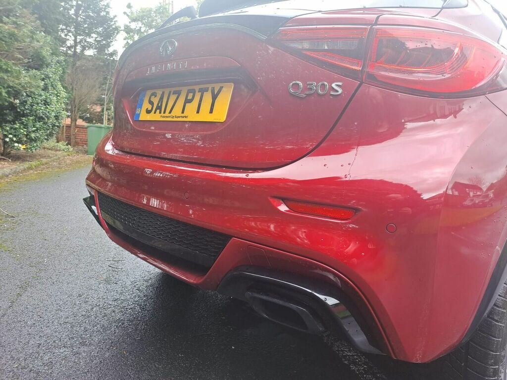 Compare Infiniti Q30 Hatchback SA17PTY Red