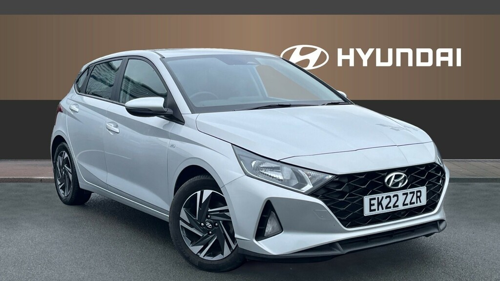 Compare Hyundai I20 Se Connect EK22ZZR Silver