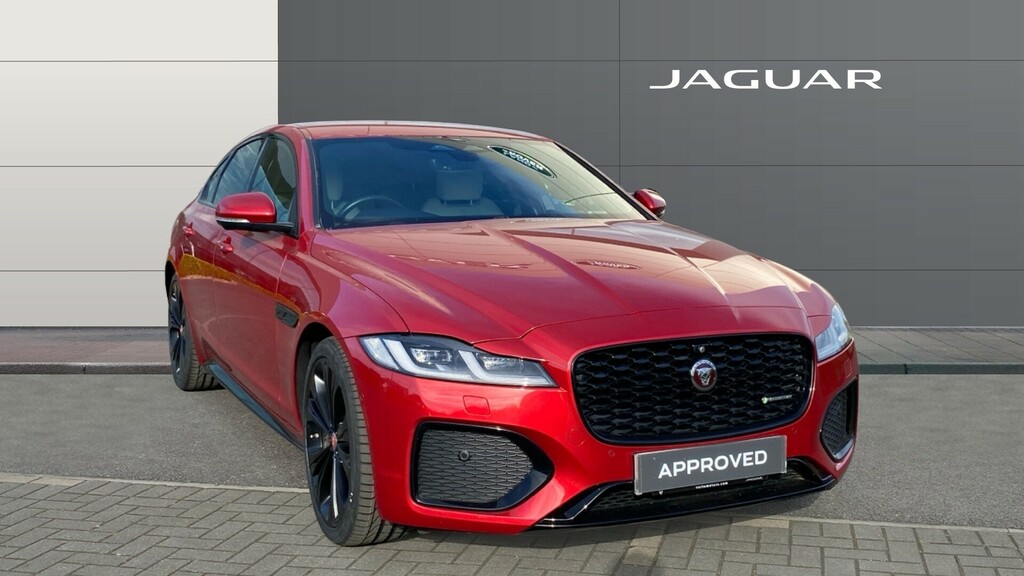 Compare Jaguar XF R-dynamic Se WK21YYZ Red