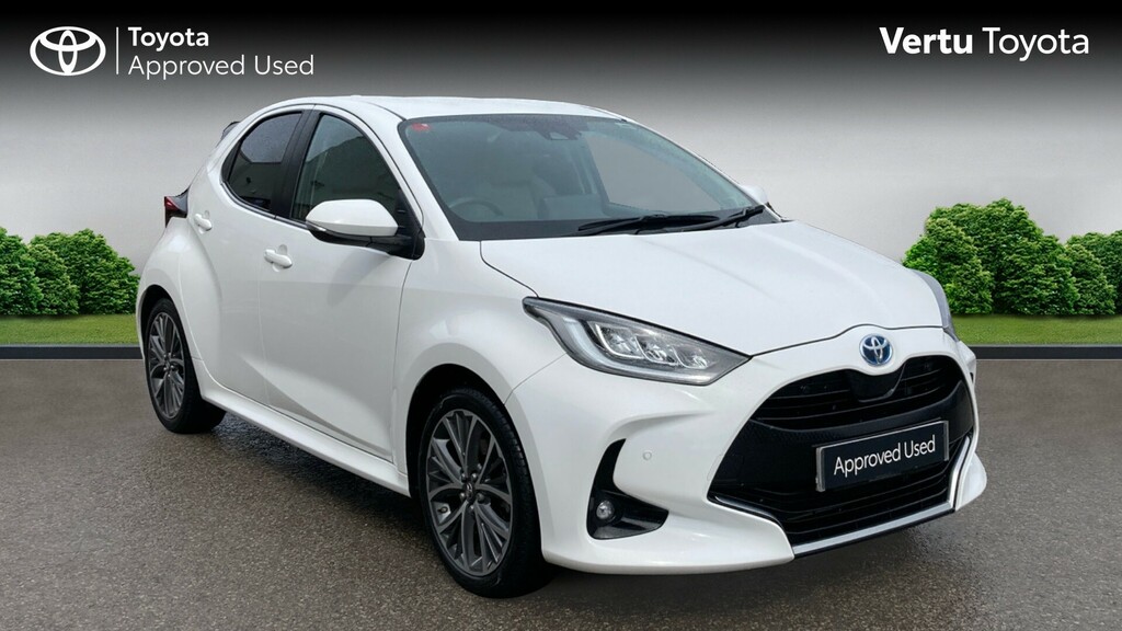 Compare Toyota Yaris Excel YR71CRZ White