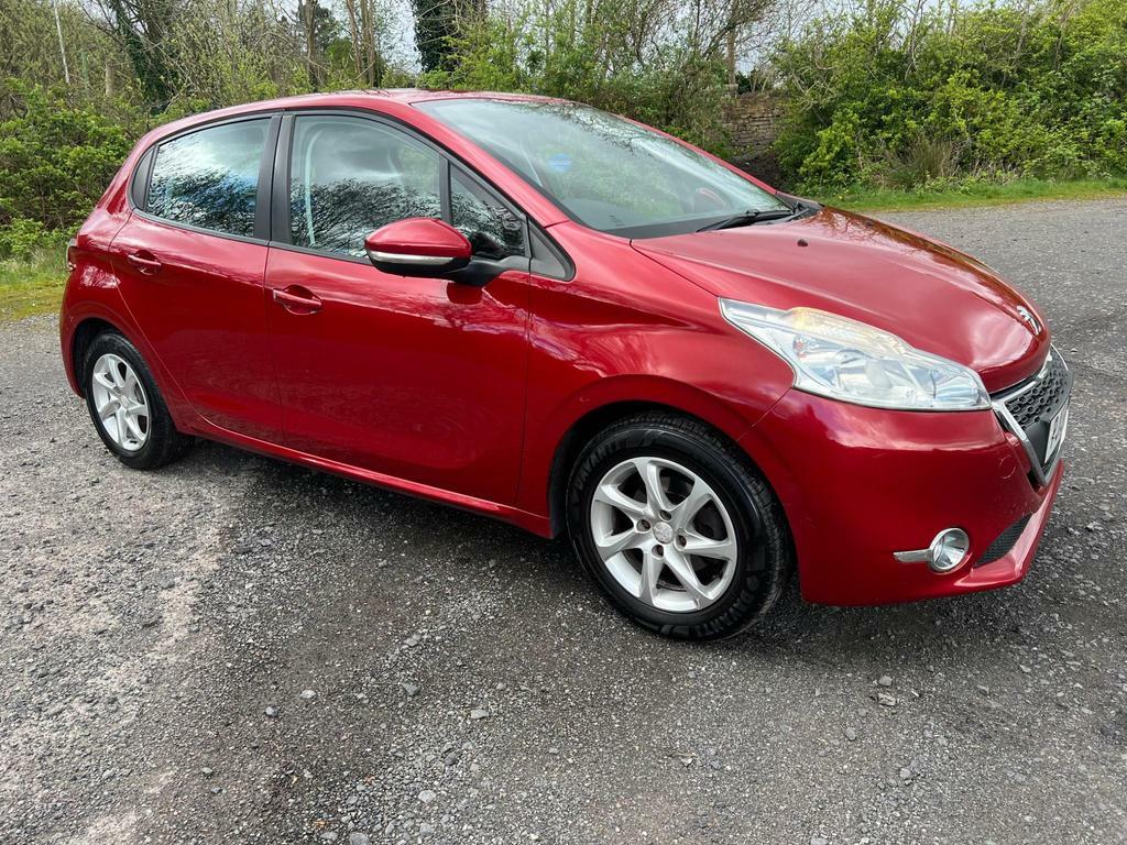 Peugeot 208 1.2 Vti Active Euro 5 Red #1