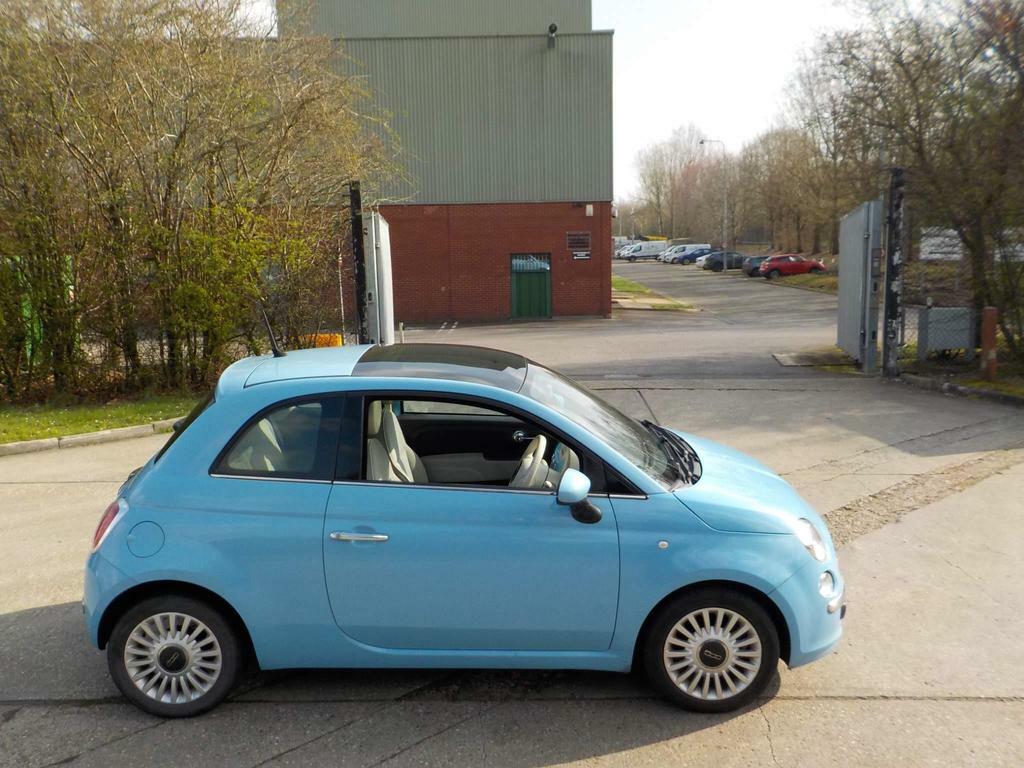 Compare Fiat 500 1.2 Lounge Euro 4 SE12WXN Blue