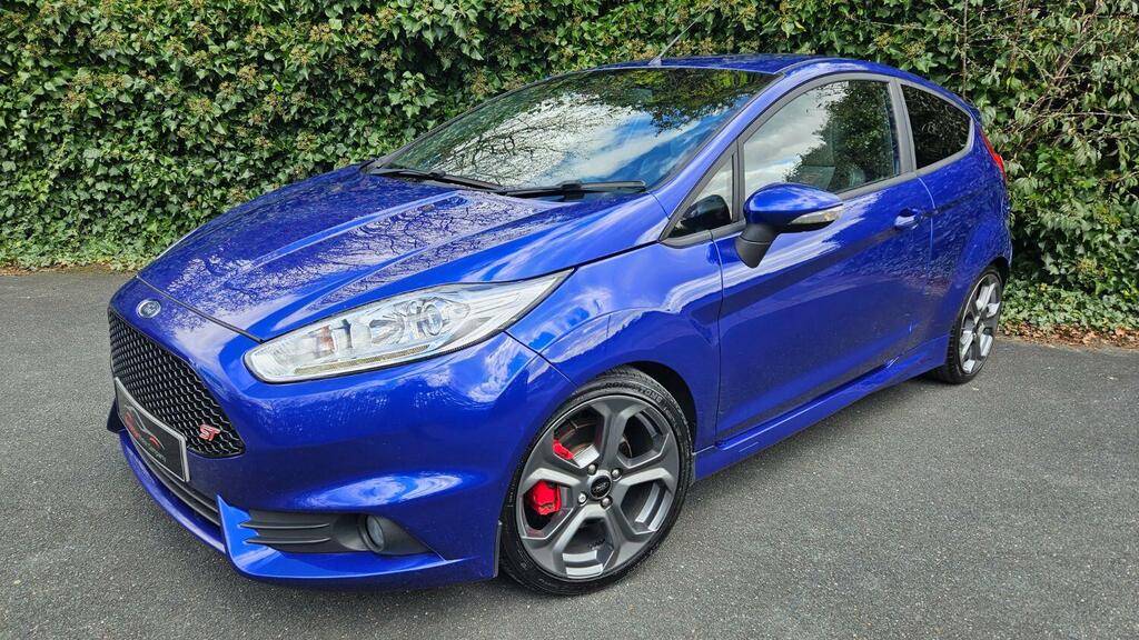 Compare Ford Fiesta 1.6T Ecoboost  Blue