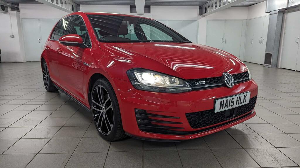 Compare Volkswagen Golf 2.0 Tdi Bluemotion Tech Gtd Euro 6 Ss NA15HLK Red