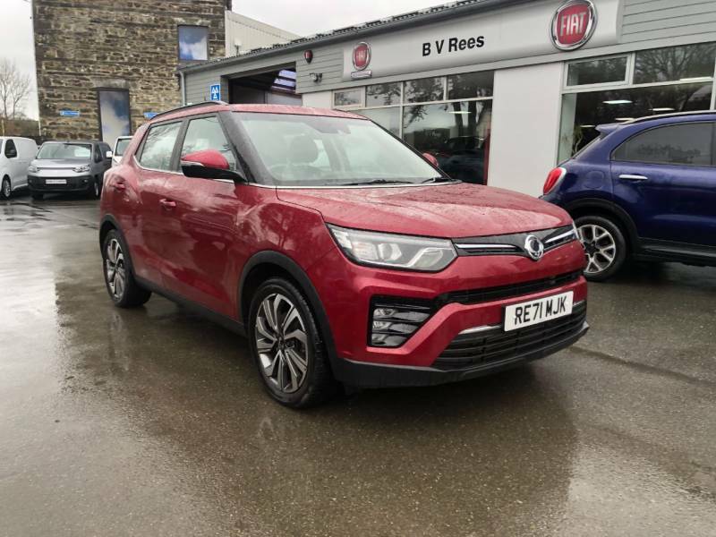 Compare SsangYong Tivoli 1.6D Ultimate RE71MJK Red