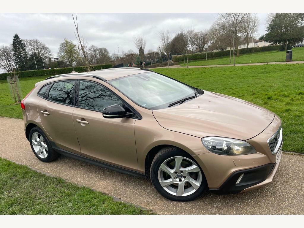 Compare Volvo V40 Cross Country Cross Country 2.0 D2 Lux Nav Euro 6 Ss SK65LHH Brown