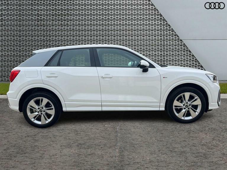 Compare Audi Q2 S Line 30 Tfsi 110 Ps 6-Speed GY21XBV White