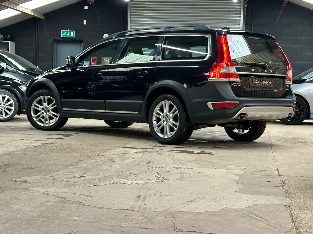 Compare Volvo XC70 Estate 2.4 D5 Se Lux Geartronic Awd Euro 5 20 KX14ZZD Black