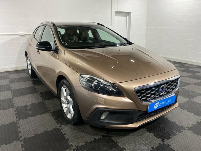 Compare Volvo V40 Cross Country D2 Cross Country Lux GY15ZTL Brown