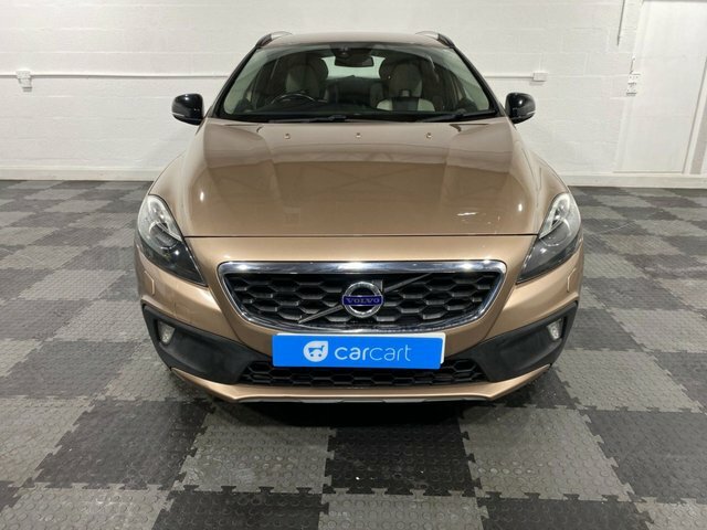 Volvo V40 Cross Country D2 Cross Country Lux Brown #1