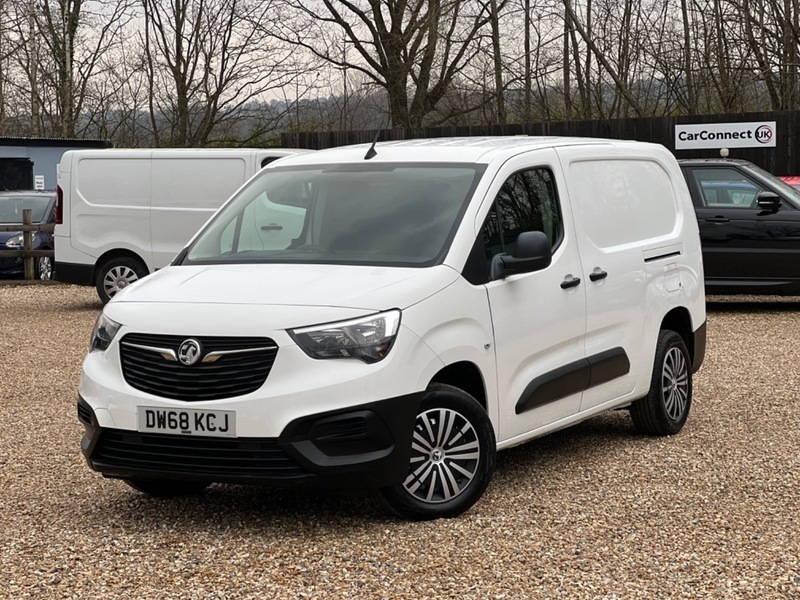 Compare Vauxhall Combo L2h1 2300 Edition Ss DW68KCJ White