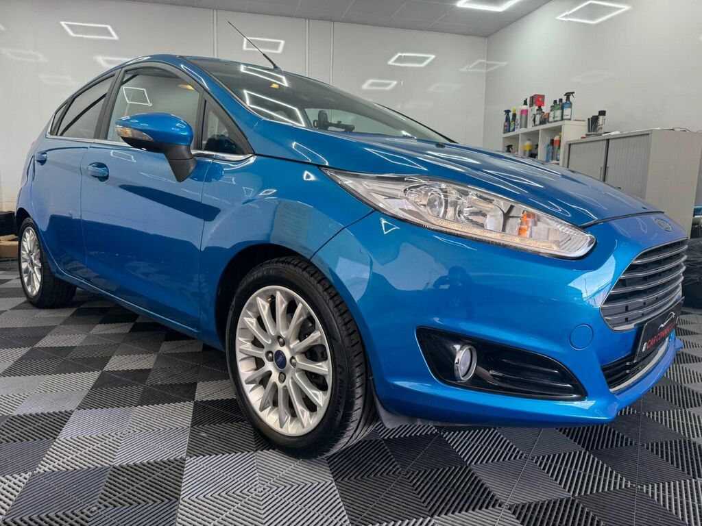 Compare Ford Fiesta Hatchback 1.0T RE63VGN Blue