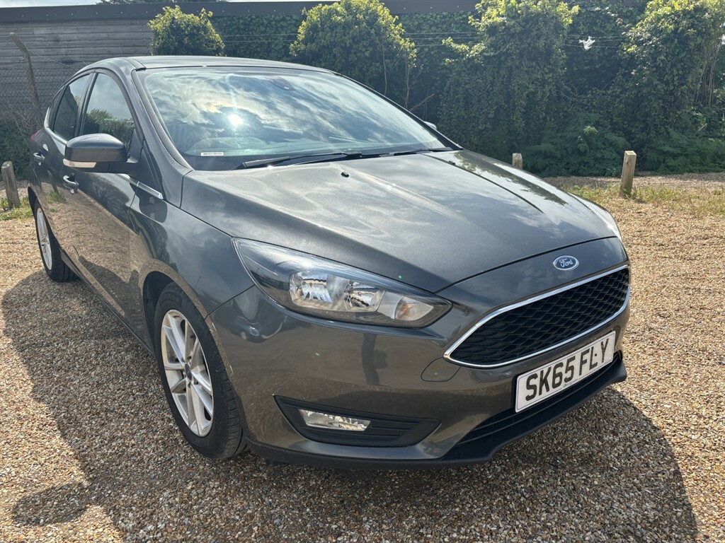 Compare Ford Focus Zetec SK65FLY Grey